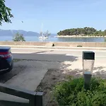 Antea, Hvar *