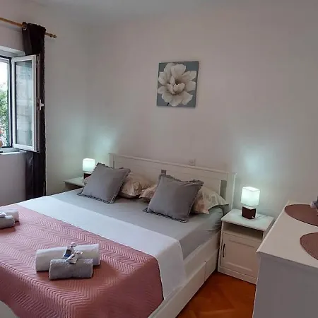 Antea, Hvar Appartement