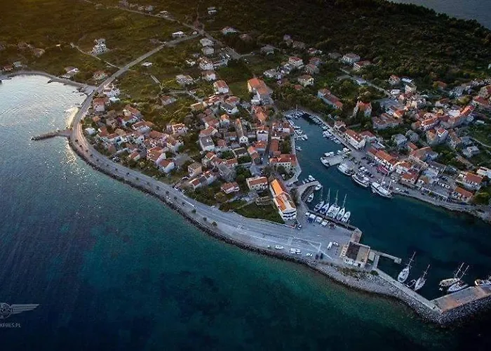 Antea, Hvar * Sućuraj
