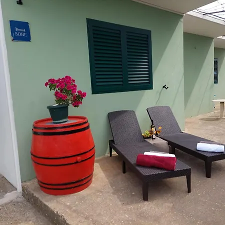 Antea, Hvar